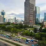 Apt Sudirman Suite 3Br With Infinity Pool & Netflix By Damaresa