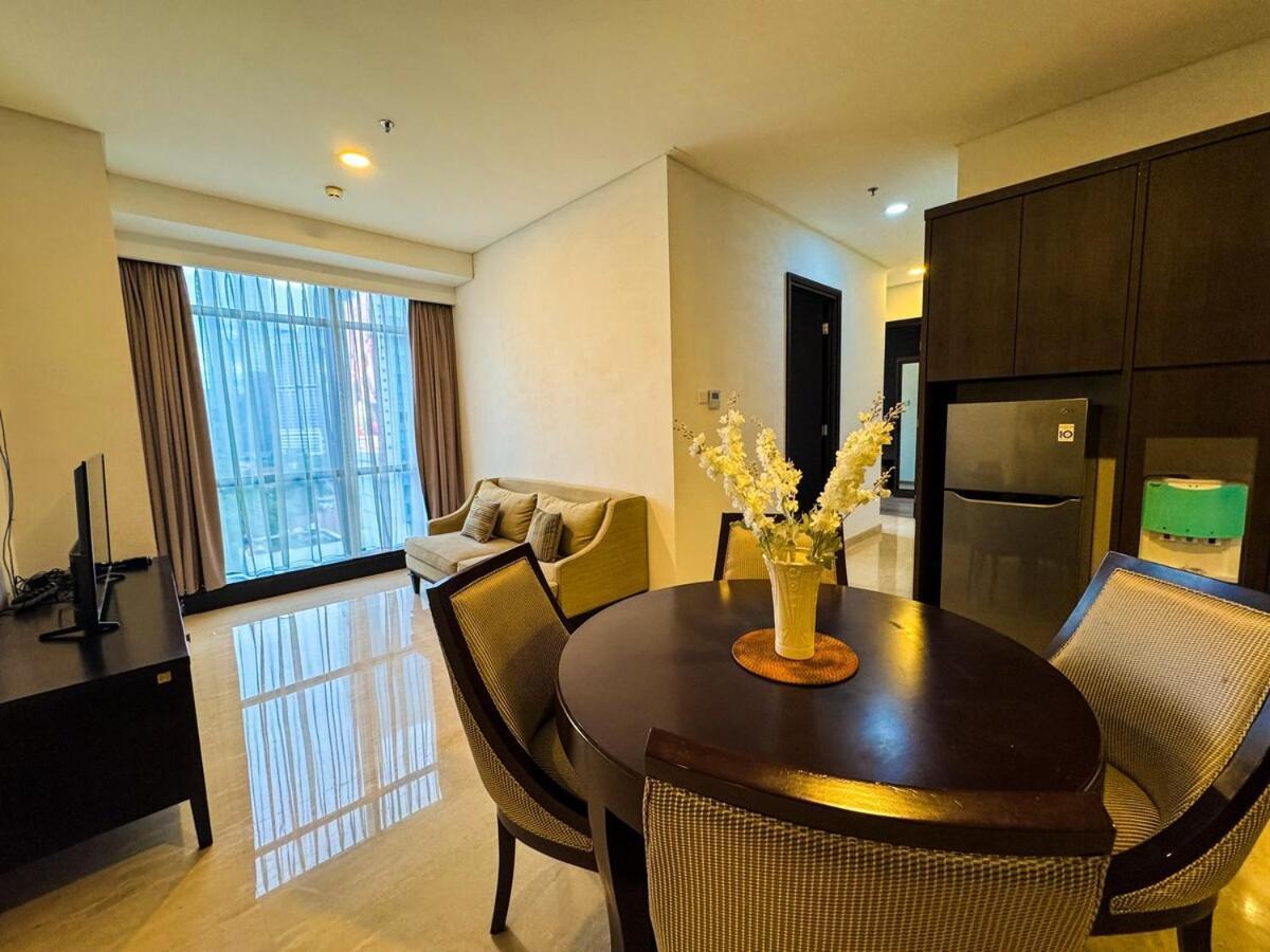 Sudirman 3br With Infinity Pool & Netflix By Damaresa