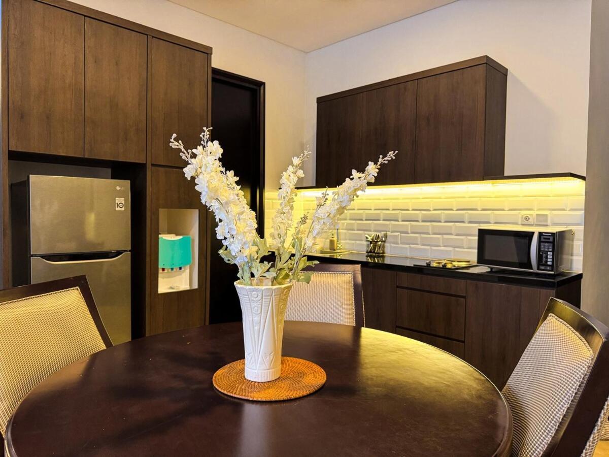 Sudirman 3br With Infinity Pool & Netflix By Damaresa *