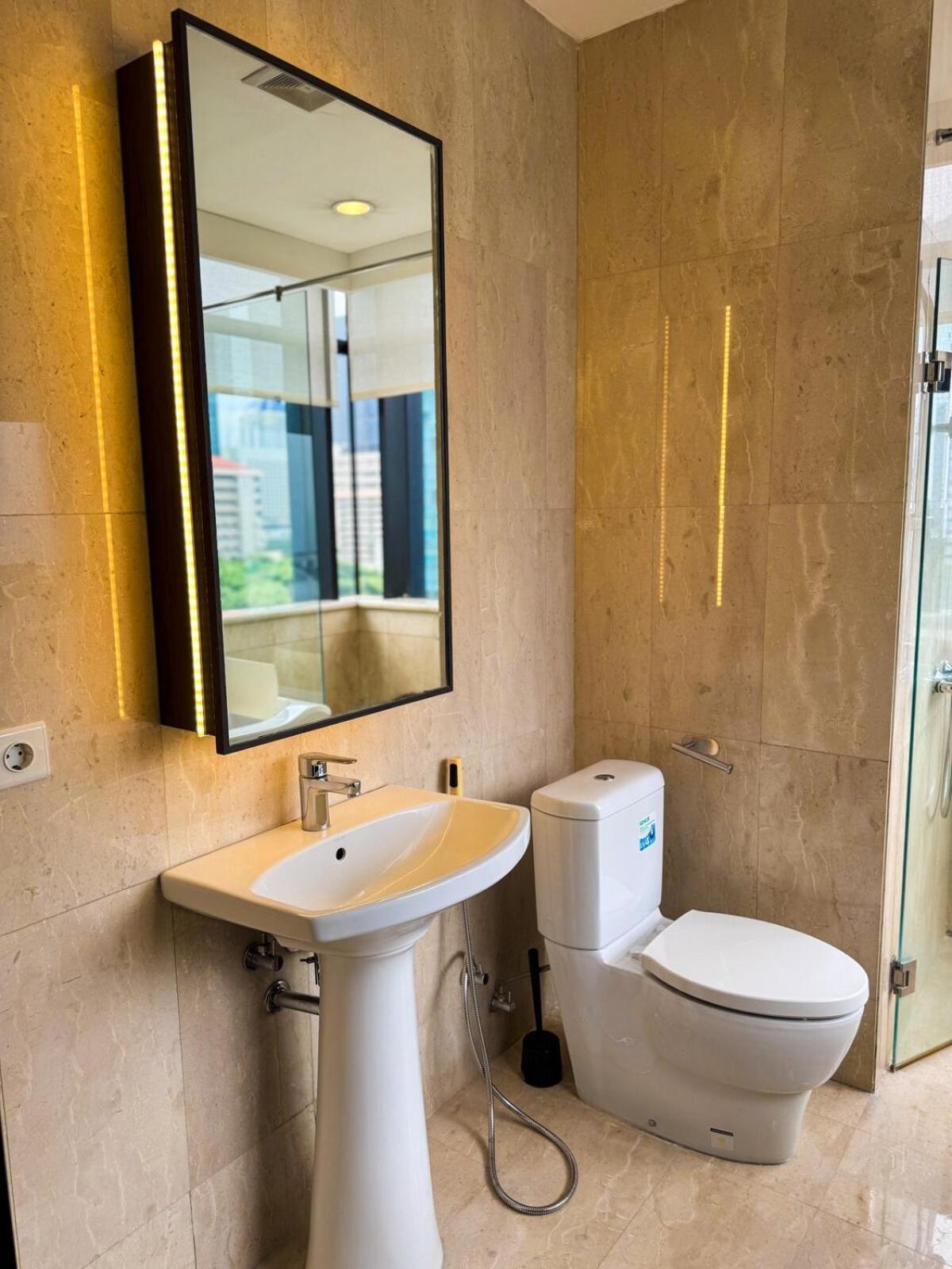 Sudirman 3br With Infinity Pool & Netflix By Damaresa
