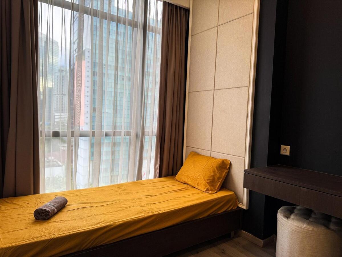 Sudirman 3br With Infinity Pool & Netflix By Damaresa Apartment *