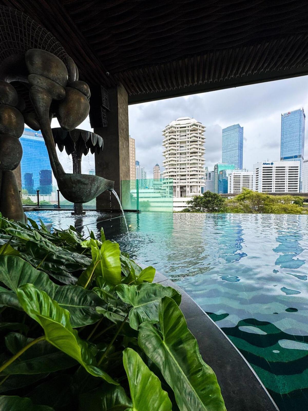 Apartment Sudirman 3br With Infinity Pool & Netflix By Damaresa